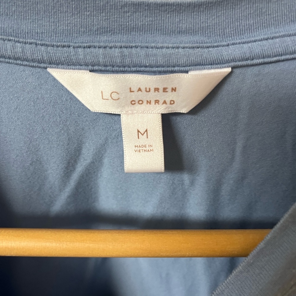 LC Lauren Conrad Soft Blue Top women’s M - Picture 2 of 3